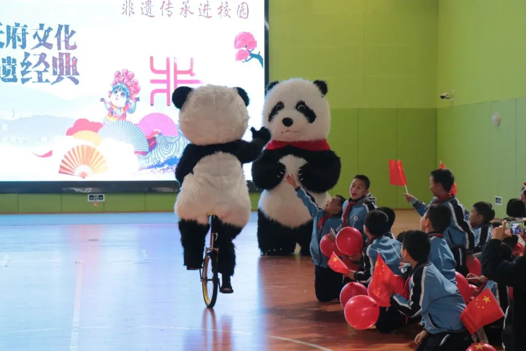 宜賓成外附小·活動(dòng)篇20211029傳承紅色基因 致敬百年榮光--宜賓成外附小秋季運(yùn)動(dòng)會(huì)報(bào)道