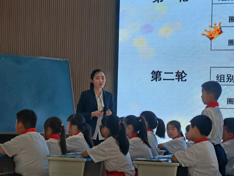 宜賓成外附小20230703耿耿園丁意，拳拳育人心--劉前洪